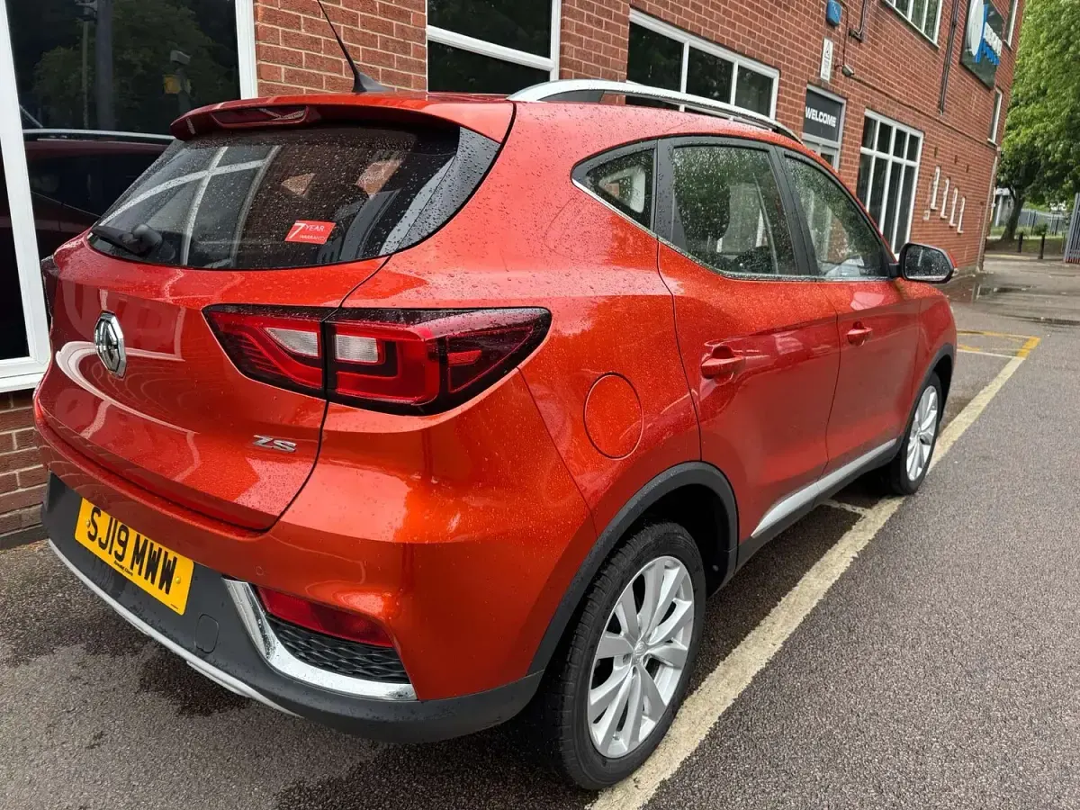 Used MG ZS Excite 111 HP (81 kW) 2019 Orange SUV