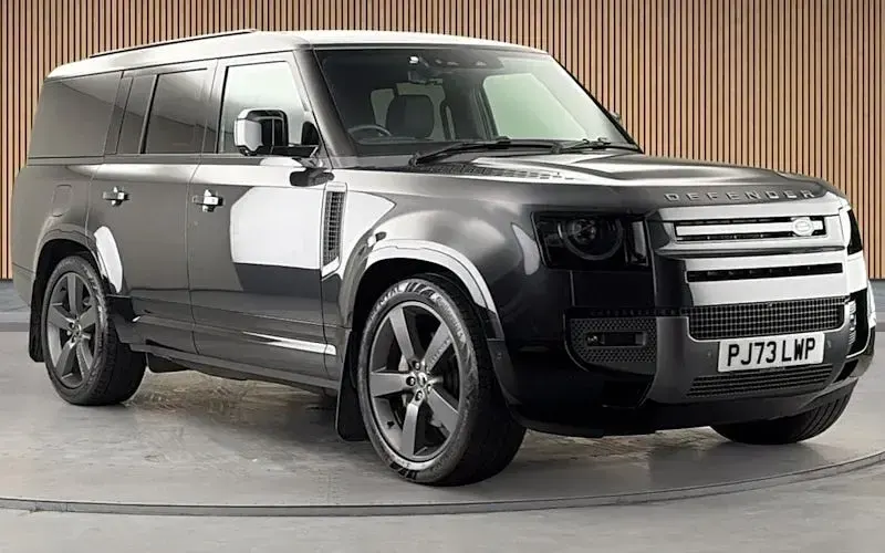 Used Land Rover Defender S 300 HP (220 kW) 2023 SUV