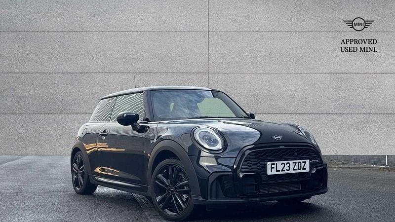 Black Used 2023 Mini Cooper Hatch Hatchback | £21,992 (Good price) - Image 1/4