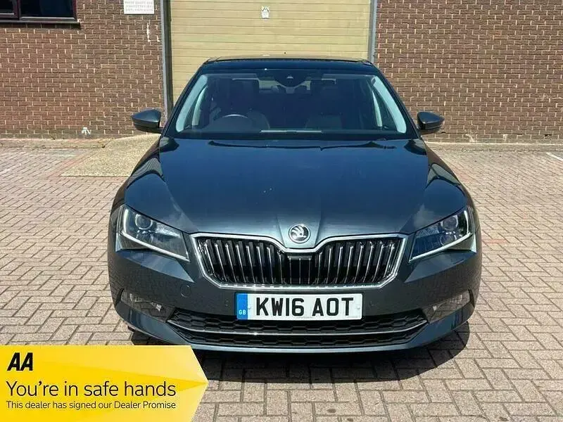 Used Skoda Superb LAURIN & KLEMENT 280 HP (205 kW) 2016 Grey Hatchback