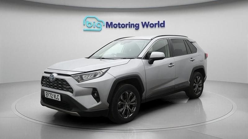 Used Toyota RAV4 Hybrid Design 218 HP (160 kW) 2023 Silver SUV