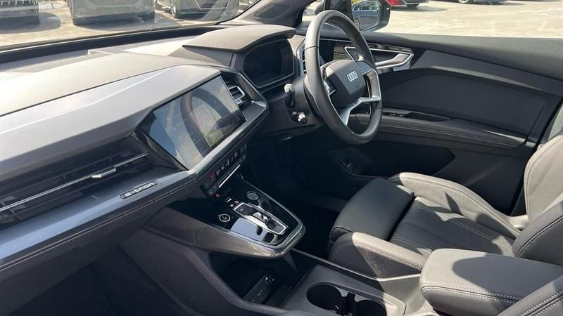 Second-hand Audi Q4 e-tron S-Line 210 kW (286 CP) 2025 Negru SUV