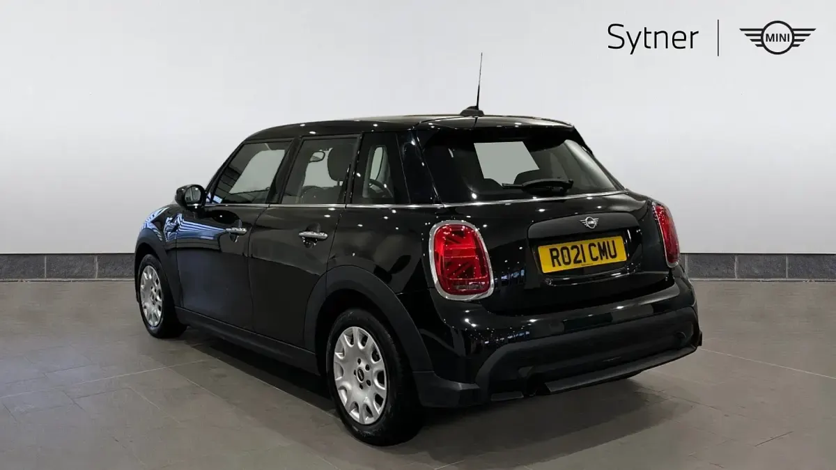 Used Mini ONE Classic 101 HP (74 kW) 2021 Black Hatchback