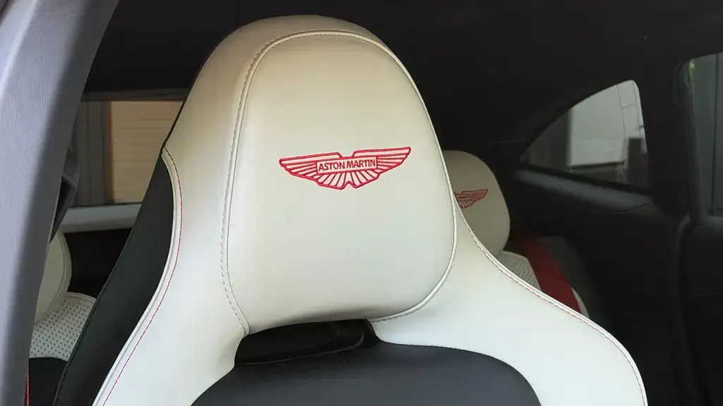 New Aston Martin DBX 727 HP (534 kW) 2026 Black SUV