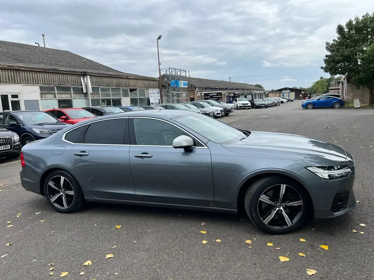 Used Volvo S90 R-Design 231 HP (169 kW) 2018 Grey Sedan