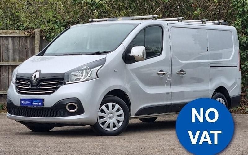 Used Renault Trafic Business 114 HP (83 kW) 2016 Silver MPV