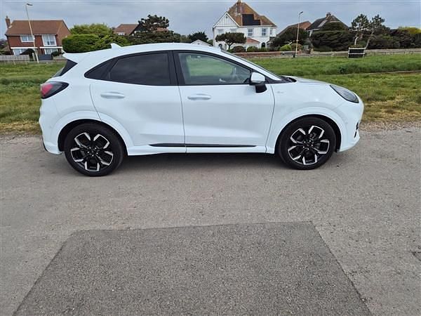 Frozen white Used 2023 Ford Puma ST-Line X Hatchback | £21,995 (Expensive) - Image 1/1