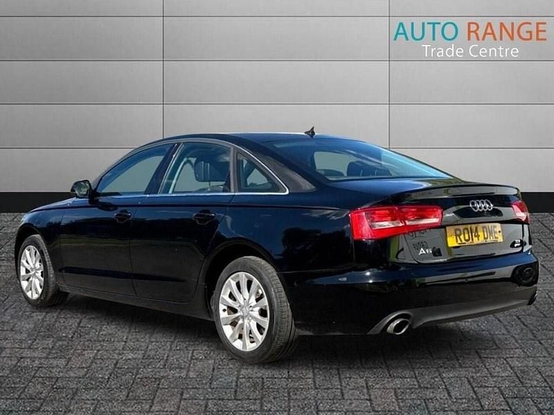 Usado Audi A6 Comfort 190 HP (139 kW) 2014 Preto Sedan
