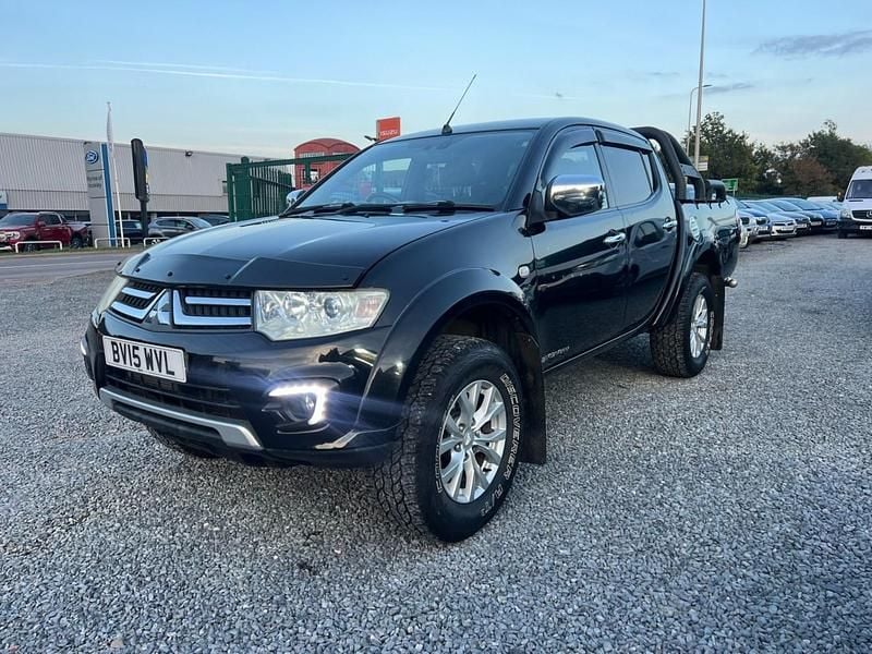 Used Mitsubishi L200 176 HP (129 kW) 2015 Black Pickup