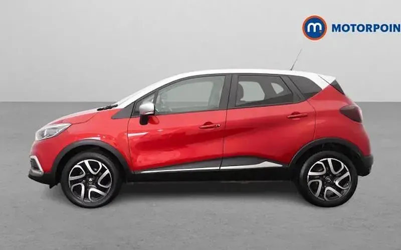 Used Renault Captur Iconic 90 HP (66 kW) 2018 Red/silver SUV