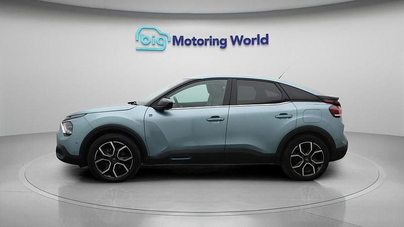 Begagnad Citroën e-C4 Shine 100 kW (136 HK) 2023 Halvkombi