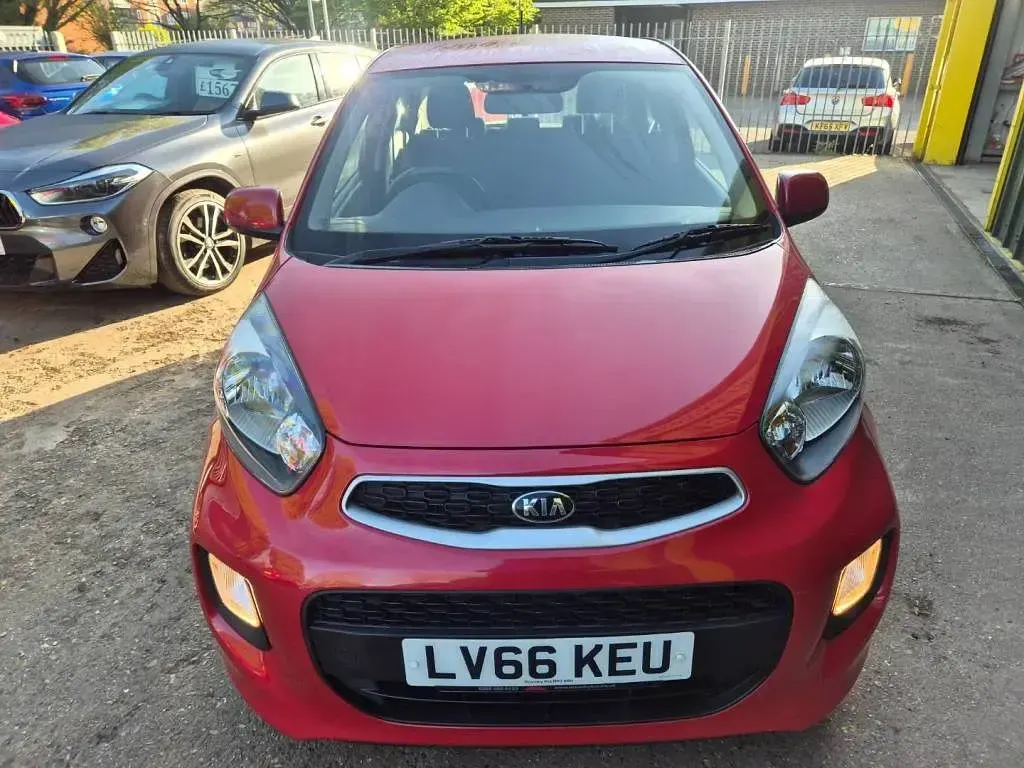 Second-hand Kia Picanto Air 66 CP (48 kW) 2016 Roșu Hatchback
