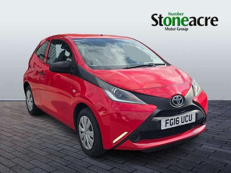 Red Used 2016 Toyota Aygo Hatchback | £5,995 (Fair price) - Image 1/2