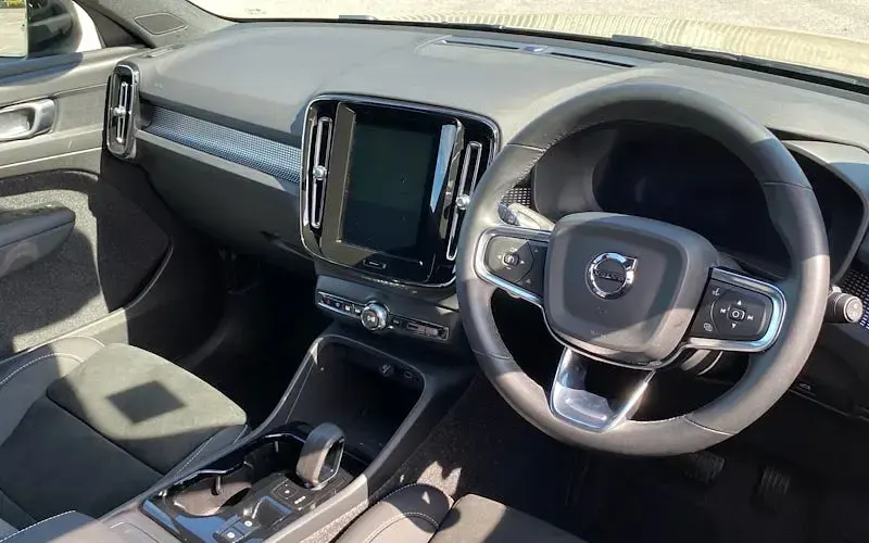 Used Volvo XC40 Plus 197 HP (144 kW) 2026 SUV