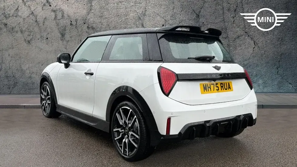 Gebraucht Mini Cooper Hatch 113 kW (154 PS) 2026 Weiß Kleinwagen