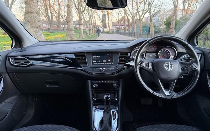 Used Vauxhall Astra SRi 150 HP (110 kW) 2019 Blue Hatchback