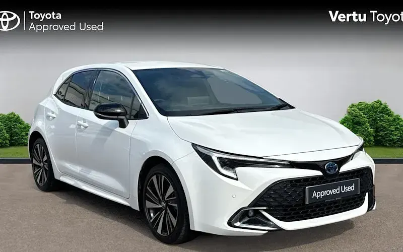Used Toyota Corolla Design 140 HP (102 kW) 2026 Hatchback