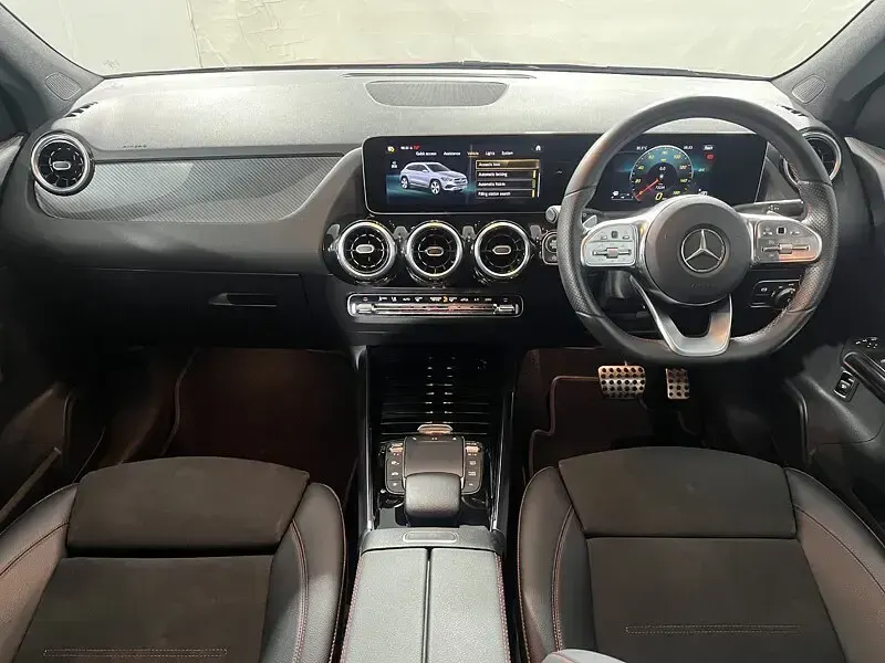 Used Mercedes GLA200 Executive 163 HP (119 kW) 2021 Red SUV