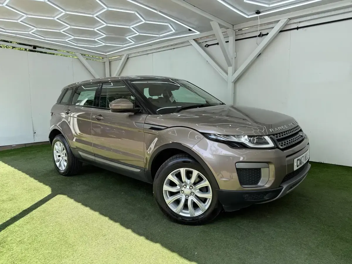 Used Land Rover Range Rover evoque SE 2017 Brown Estate