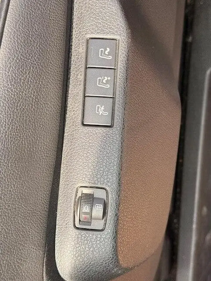 Used Peugeot Traveller Allure 175 HP (128 kW) 2019 Red MPV