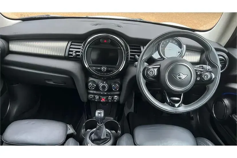 Used Mini Cooper Exclusive 136 HP (100 kW) 2020 White Hatchback