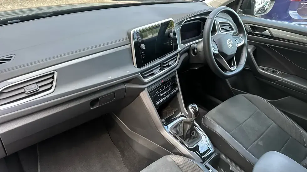 Used VW T-Roc Style 150 HP (110 kW) 2025 Deep black pearl SUV
