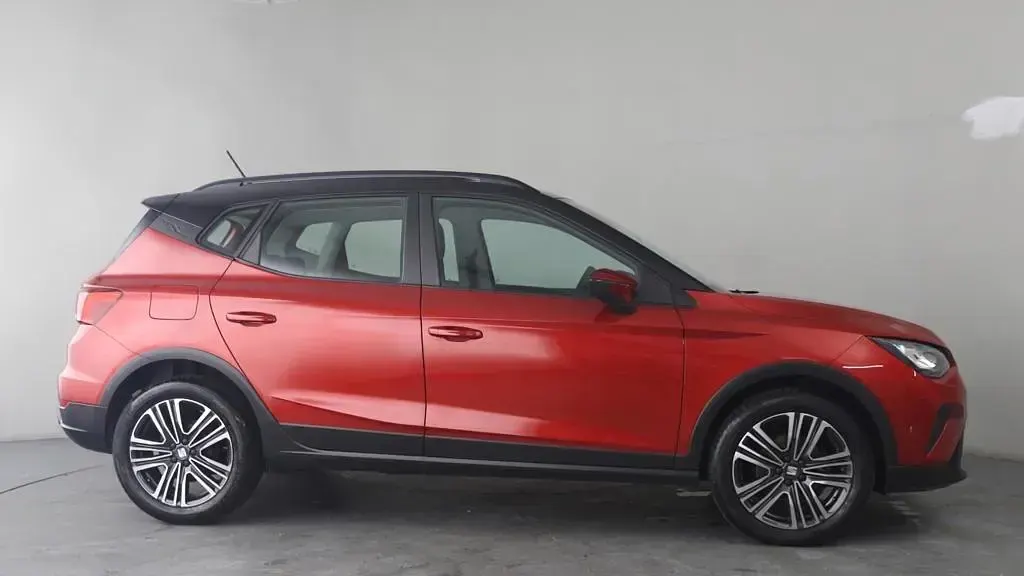 Used Seat Arona SE Technology 95 HP (69 kW) 2023 Red SUV