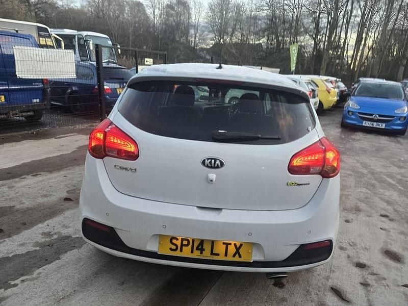 Used Kia Ceed 2014 White Hatchback