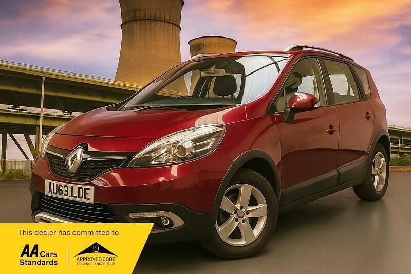 Red Used 2013 Renault Scénic III Dynamique MPV | £2,990 (Fair price) - Image 1/3