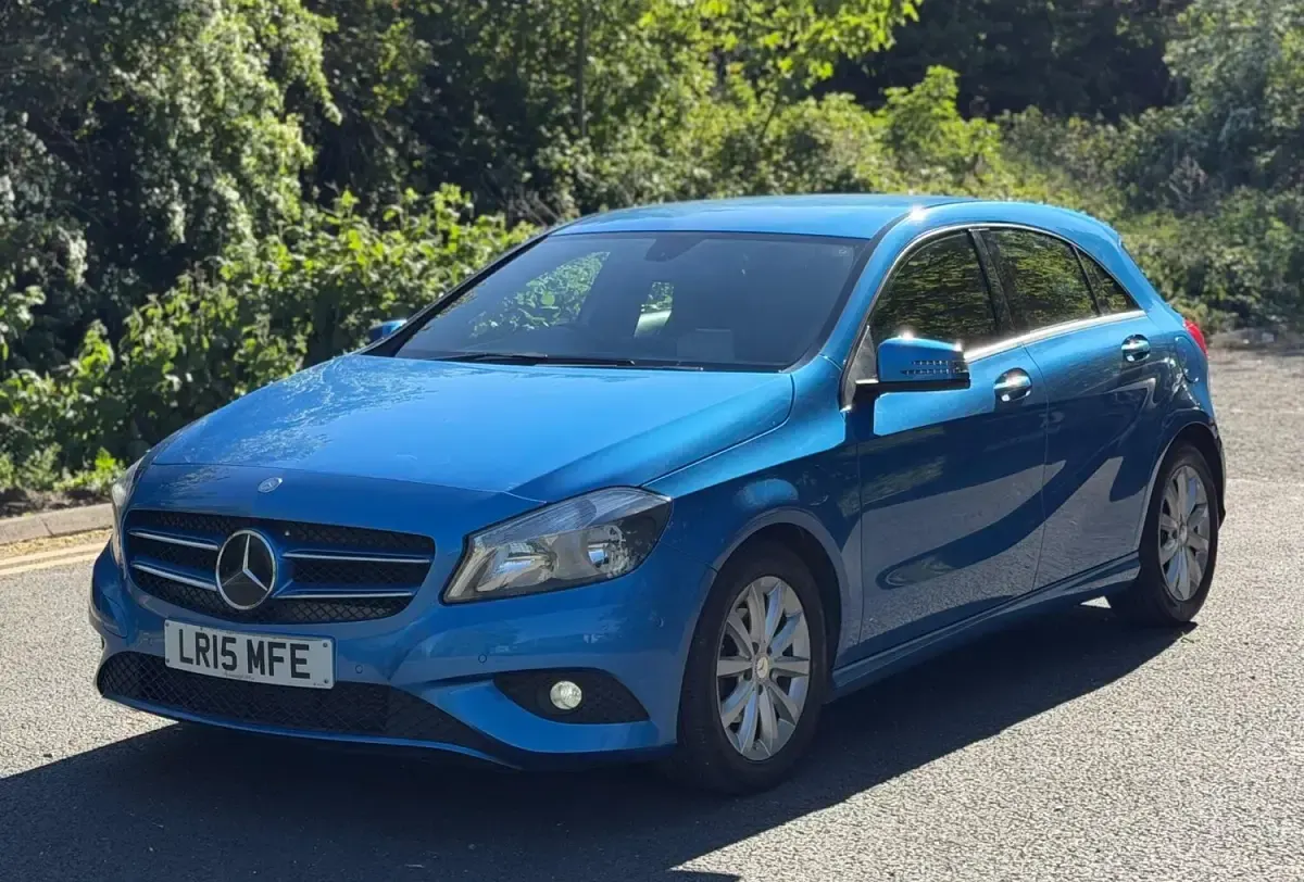 Used Mercedes A180 SE 2015 Blue Hatchback