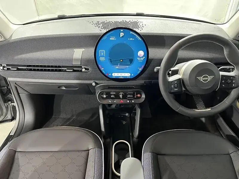 Used Mini Cooper Hatch 139 kW (190 HP) 2025 Silver Hatchback