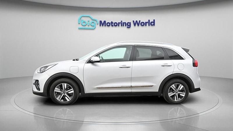 Used Kia Niro 139 HP (102 kW) 2020 Silver SUV
