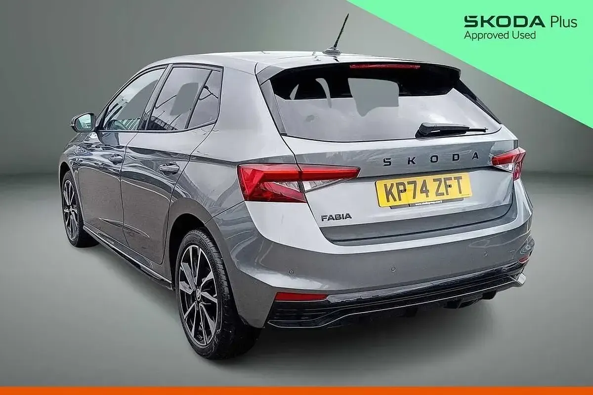 Usado Skoda Fabia Monte Carlo 85 CV (62 kW) 2024 Gris Utilitario