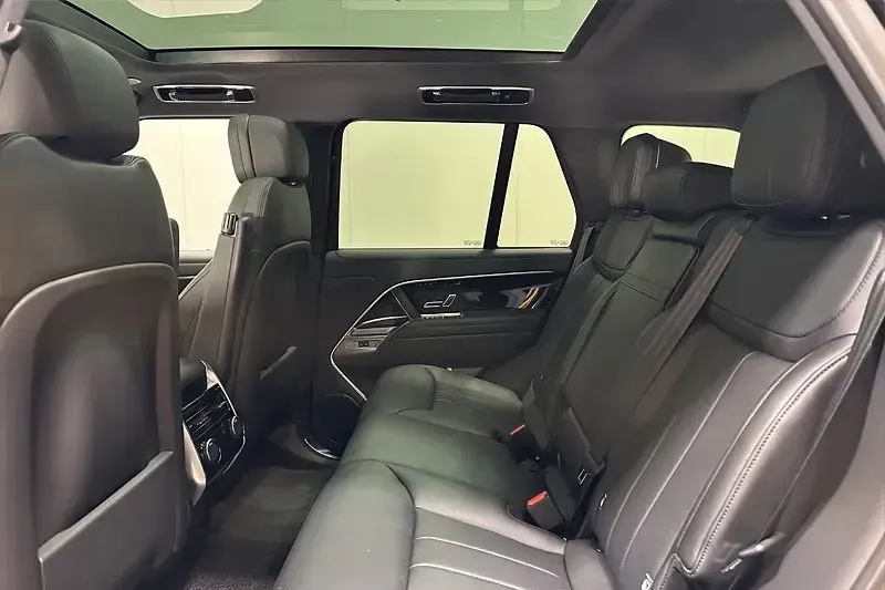 Second-hand Land Rover Range Rover HSE 345 CP (253 kW) 2025 Negru SUV