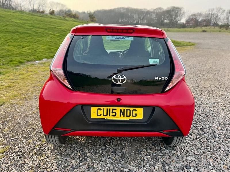 Used Toyota Aygo 69 HP (50 kW) 2015 Red Hatchback