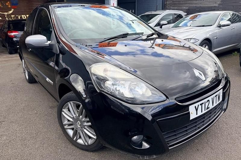 Used Renault Clio IV Dynamique 75 HP (55 kW) 2012 Black Hatchback