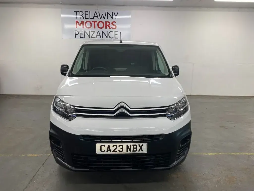 Used Citroën Berlingo 100 HP (73 kW) 2023 White MPV