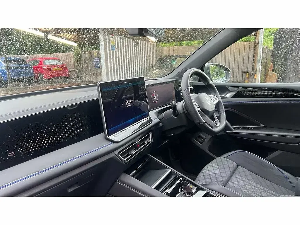 Used VW Tiguan R-line 204 HP (150 kW) 2026 Cipressino green metallic SUV