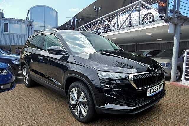 Black New 2025 Skoda Karoq SE L SUV | £29,980 (Expensive) - Image 1/4