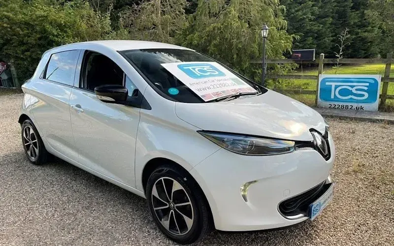 Used Renault Zoe Dynamique 80 kW (109 HP) 2019 White Hatchback
