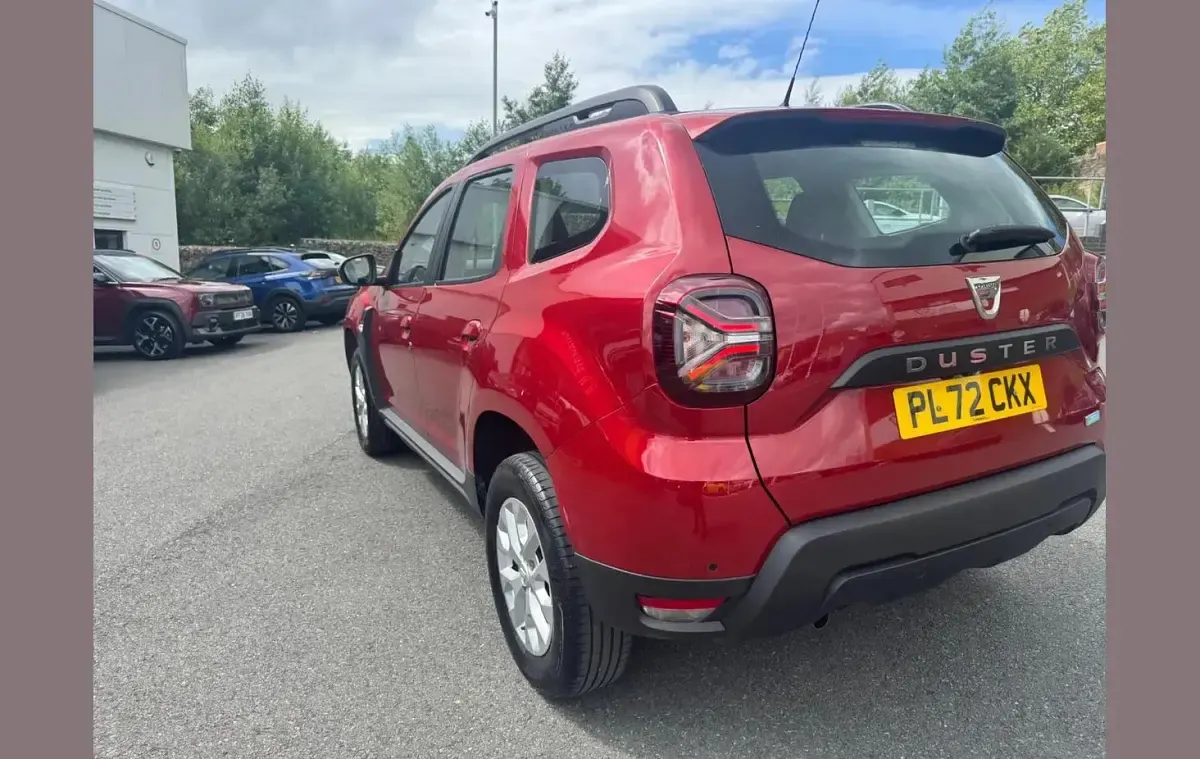 Used Dacia Duster Comfort 99 HP (72 kW) 2023 Red SUV