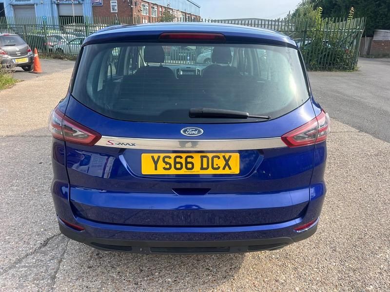 Used Ford S-MAX Zetec 2017 Blue MPV