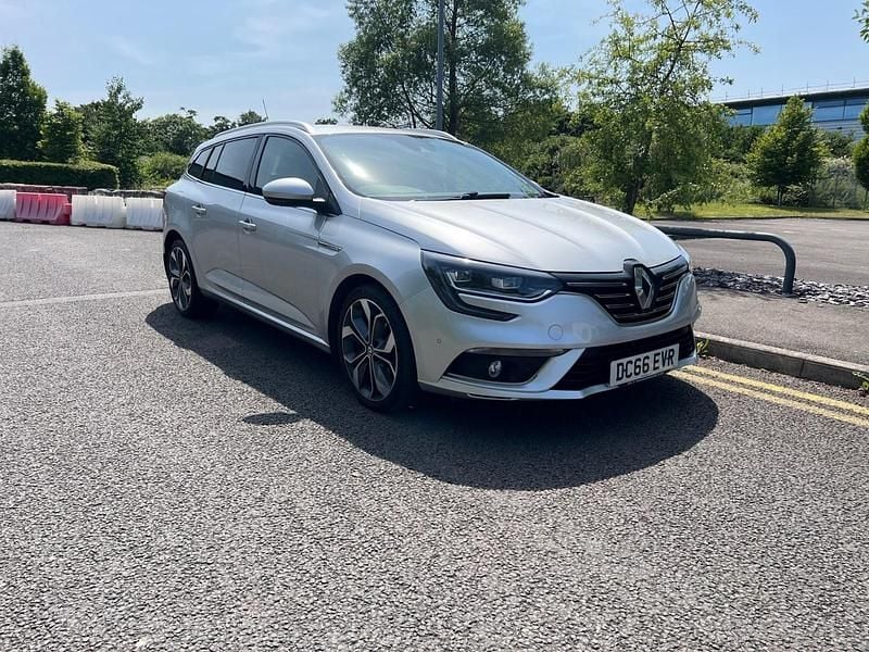 Silver Used 2016 Renault Mégane GrandTour Signature Estate | £7,995 (Fair price) - Image 1/4