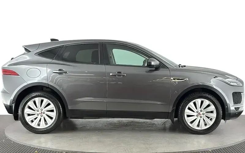 Usado Jaguar E-Pace SE 180 HP (132 kW) 2020 Cinzento SUV