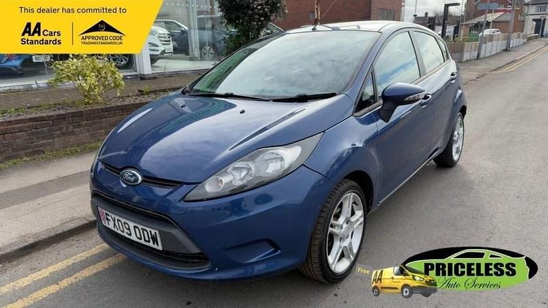 Used Ford Fiesta Style 70 HP (51 kW) 2010 Blue Hatchback