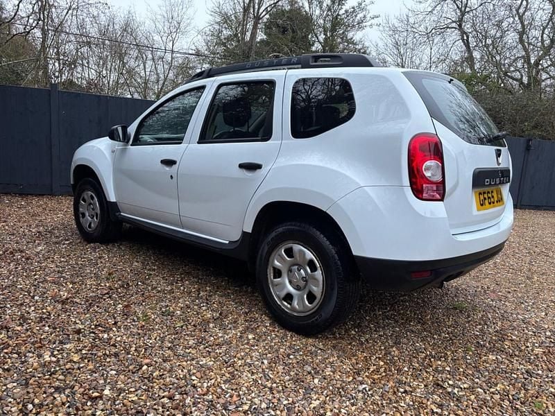 Used Dacia Duster Ambiance 110 HP (80 kW) 2015 White SUV