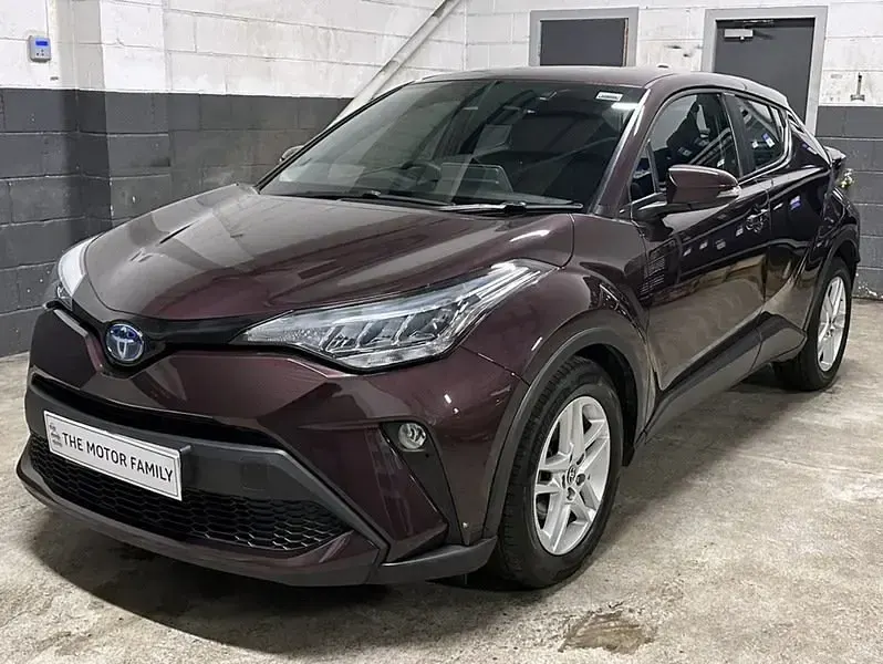 Usado Toyota C-HR 122 CV (89 kW) 2022 Púrpura SUV