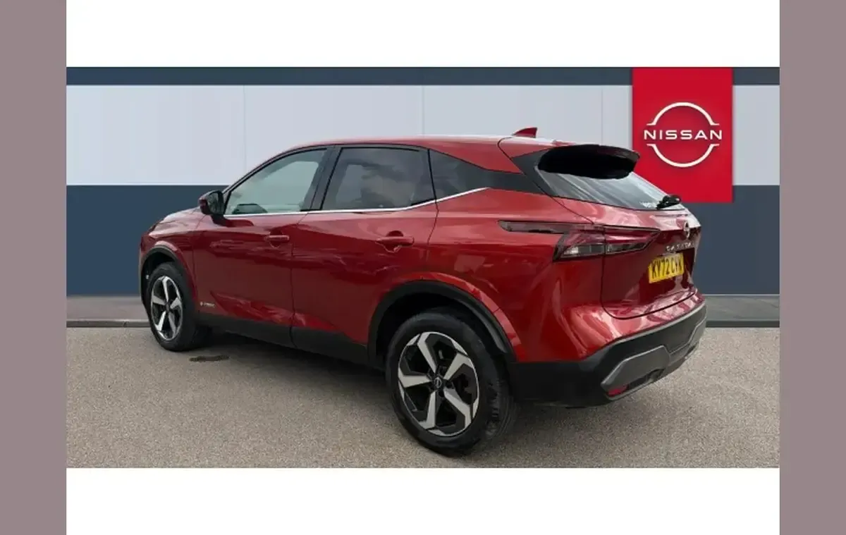 Used Nissan Qashqai N-Connecta 190 HP (139 kW) 2023 Red SUV