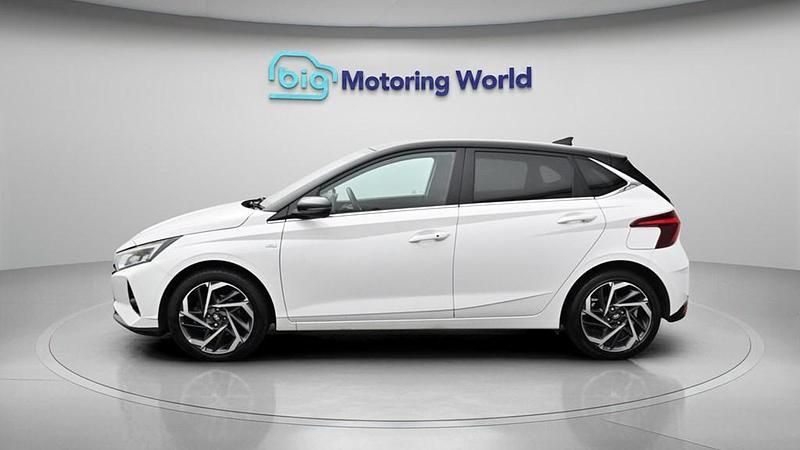 Used Hyundai i20 Ultimate 100 HP (73 kW) 2023 White Hatchback