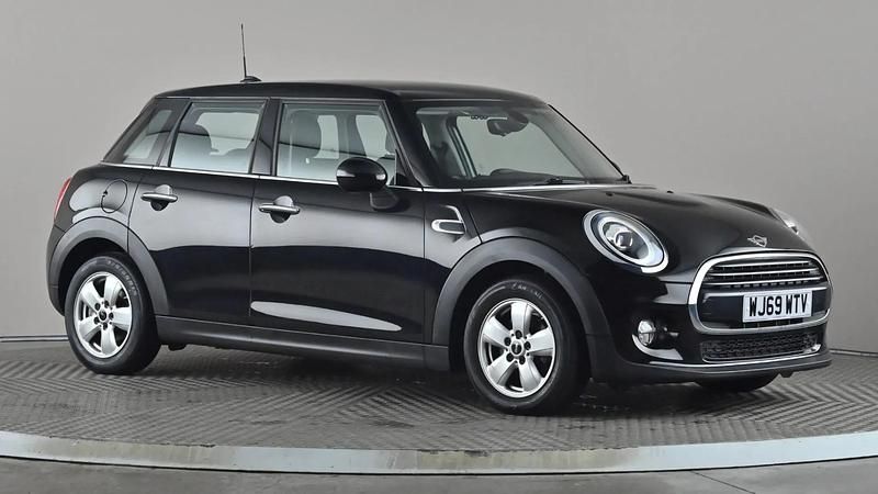 Used Mini Cooper Classic 136 HP (100 kW) 2019 Black Hatchback